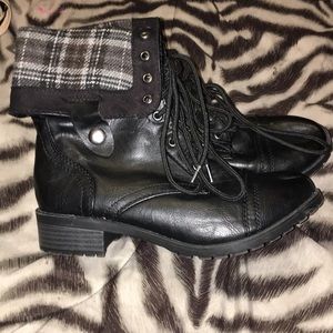 Boots women’s size 7 1/2